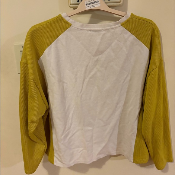 Zara colorblocked yellow and white sweatshirt - Picture 3 of 6